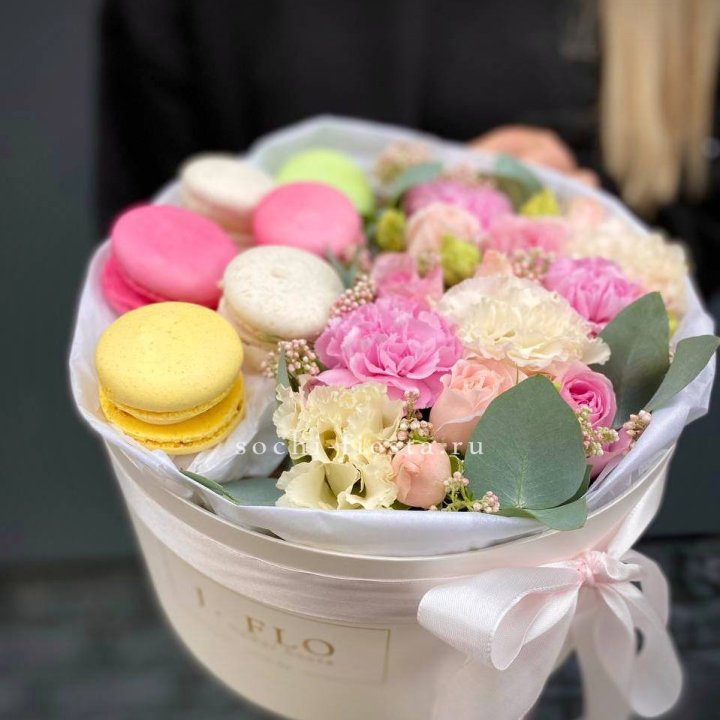 Бокс с макаронс "Тендернес" с доставкой в Новосибирске