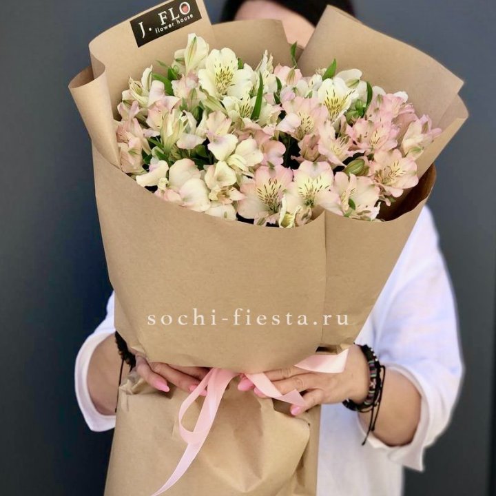 17  альстромерий в крафте в Новосибирске