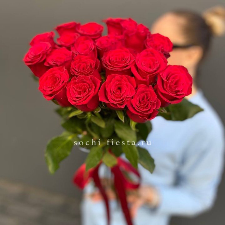 19 красных роз в Новосибирске