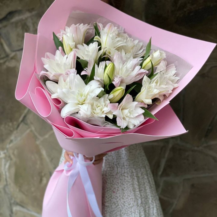 Букет пионовидных лилий №1 в Новосибирске