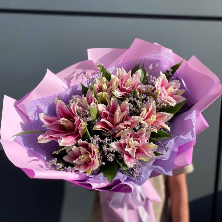 Букет пионовидных лилий №4 в Новосибирске