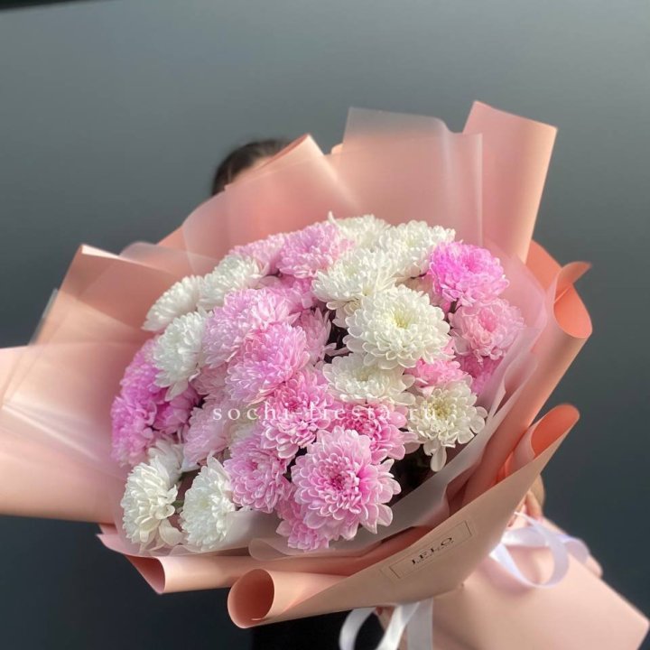  Букет бело-розовых хризантем  в Новосибирске