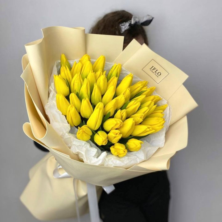 51 жёлтый тюльпан в Новосибирске