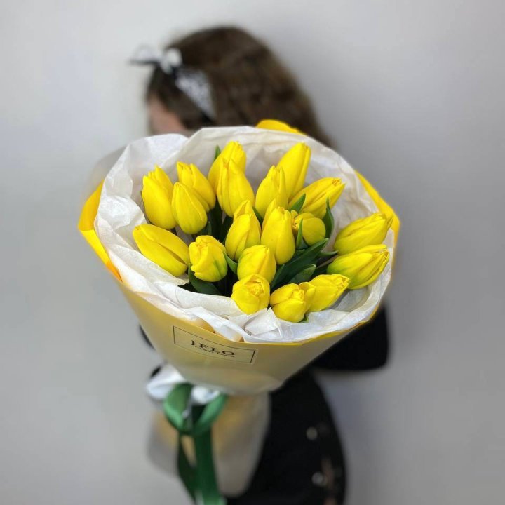 19 жёлтых тюльпанов в Новосибирске