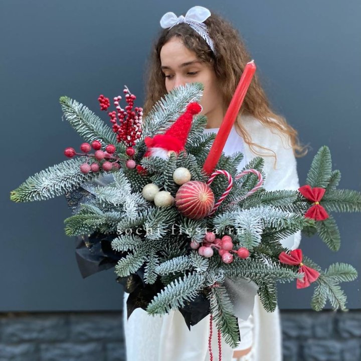 Композиция в бокале красная в Новосибирске