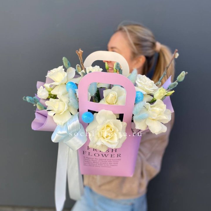 Цветочная сумочка "Пасхальная композиция" в Новосибирске