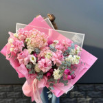 Заказать БУКЕТЫ ИЗ ЦВЕТОВ в Новосибирске с доставкой и по самым низким ценам