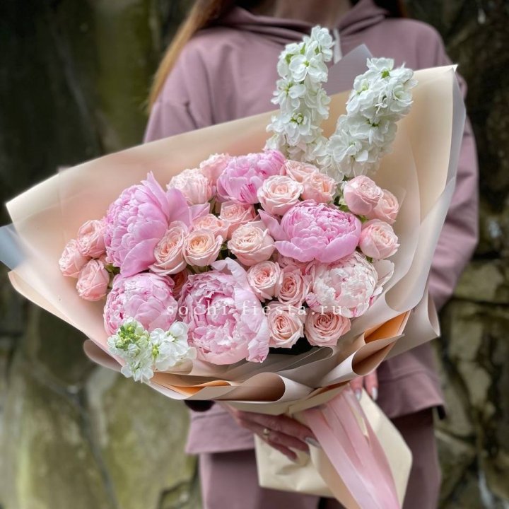 Букет с пионами №1 в Новосибирске