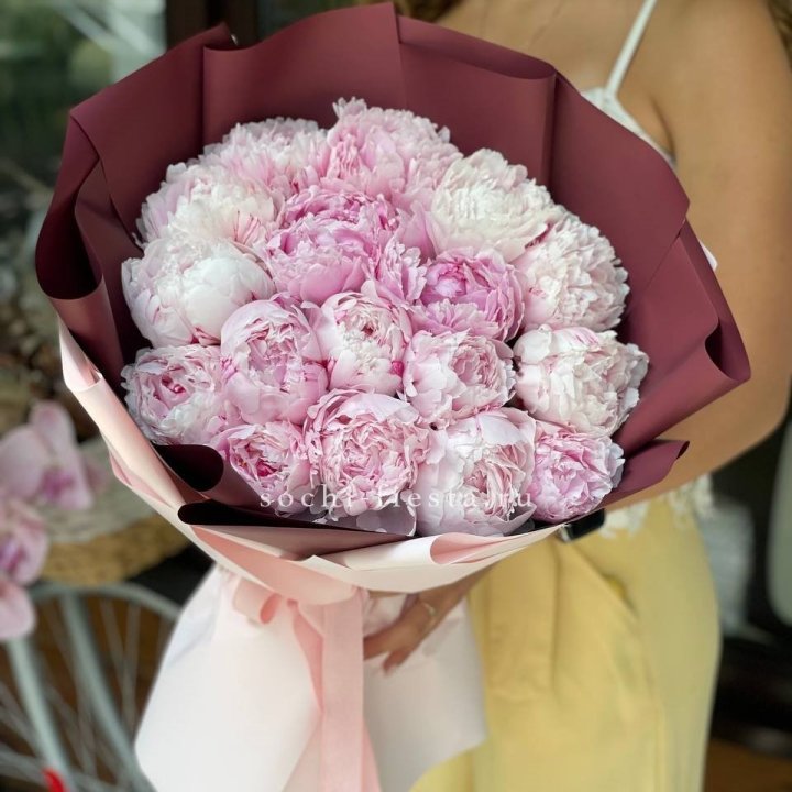Букет 17 зефирных пионов в Новосибирске