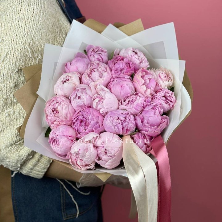 Букет из 21 пионов в Новосибирске
