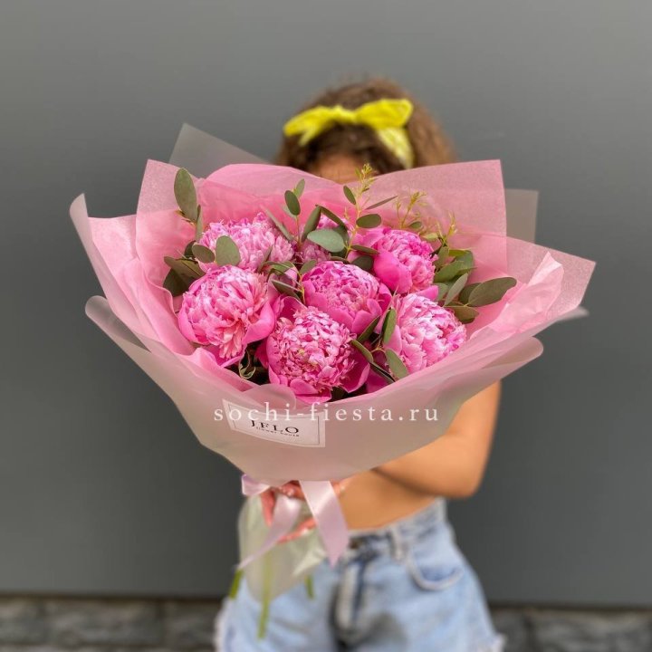 7 ярких пионов в оформлении в Новосибирске
