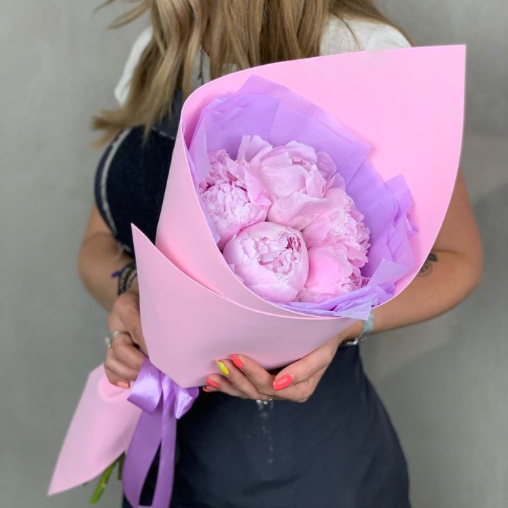 Букет пионов "Файв" в Новосибирске