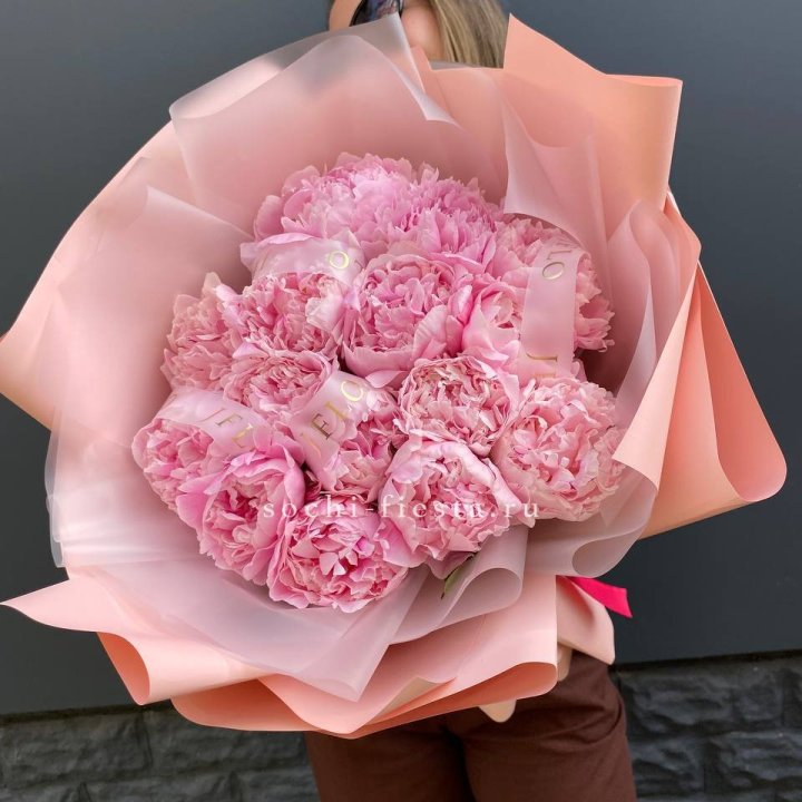 15 пионов "Монинг" в Новосибирске