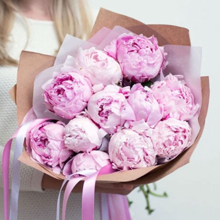 11 нежных пионов в Новосибирске