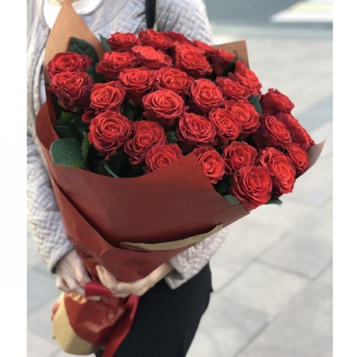 29 высоких роз  в Новосибирске