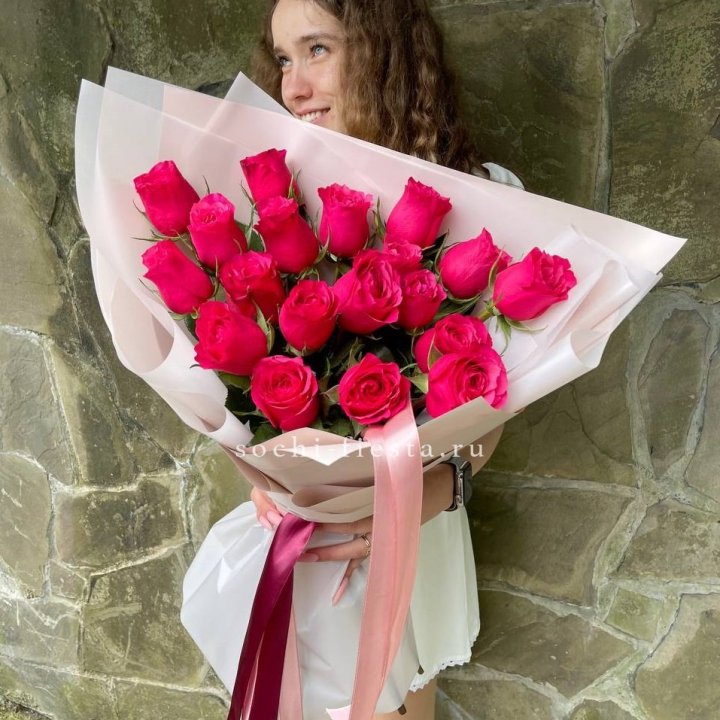 19 алых роз в Новосибирске