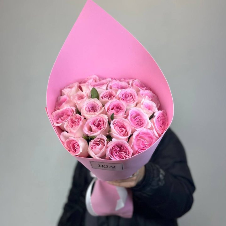 25 нежных роз в Новосибирске