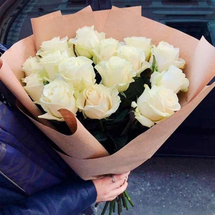 15 белых роз "Крафт" в Новосибирске