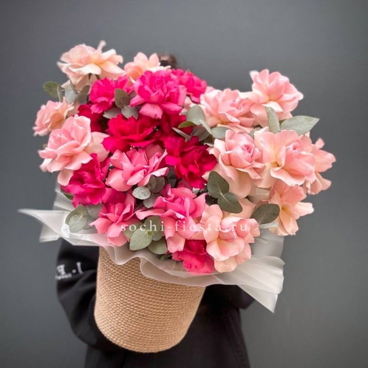 23 Французские розы Микс в боксе в Новосибирске