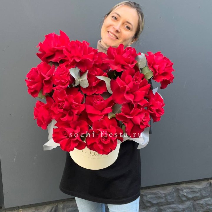 17 Французских роз в боксе в Новосибирске