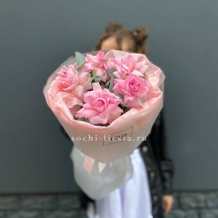 5 французских розовых роз  в Новосибирске