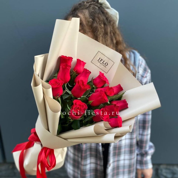15 красных роз в Новосибирске