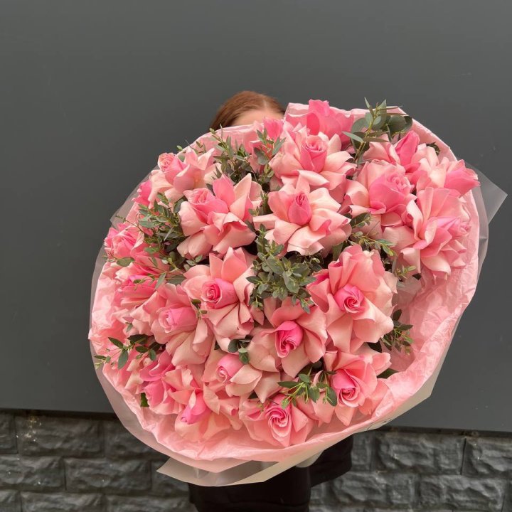  25 розовых французских роз в Новосибирске