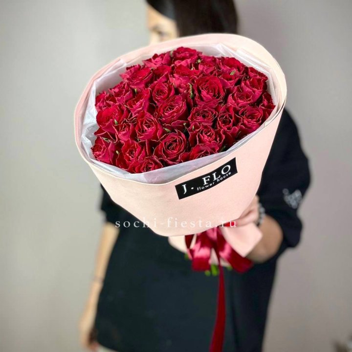 35 кенийских роз в Новосибирске