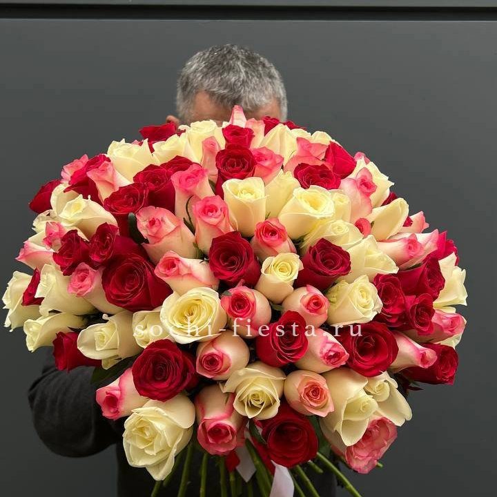 101 разноцветная роза "Джули" в Новосибирске