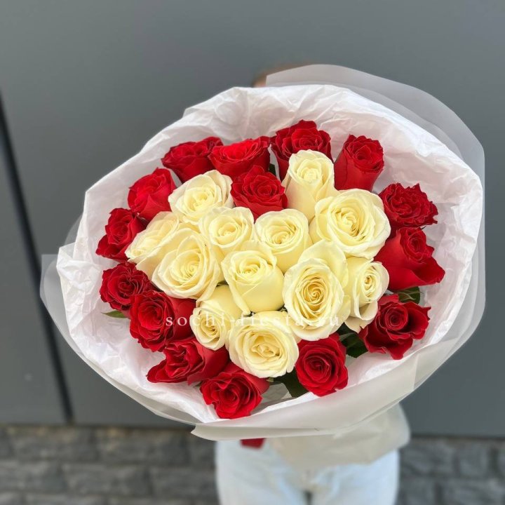 27 роз микс в Новосибирске