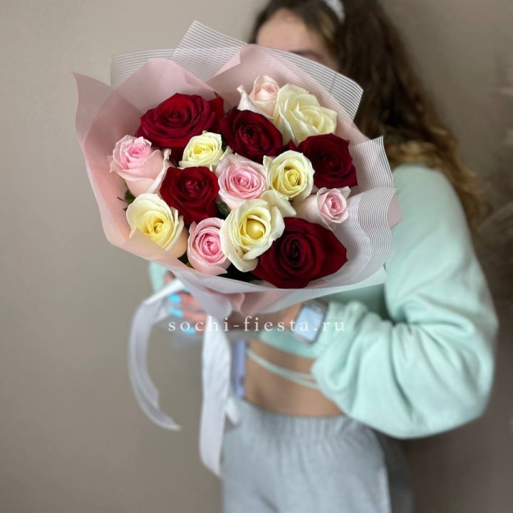 15 роз "Карусель" в Новосибирске