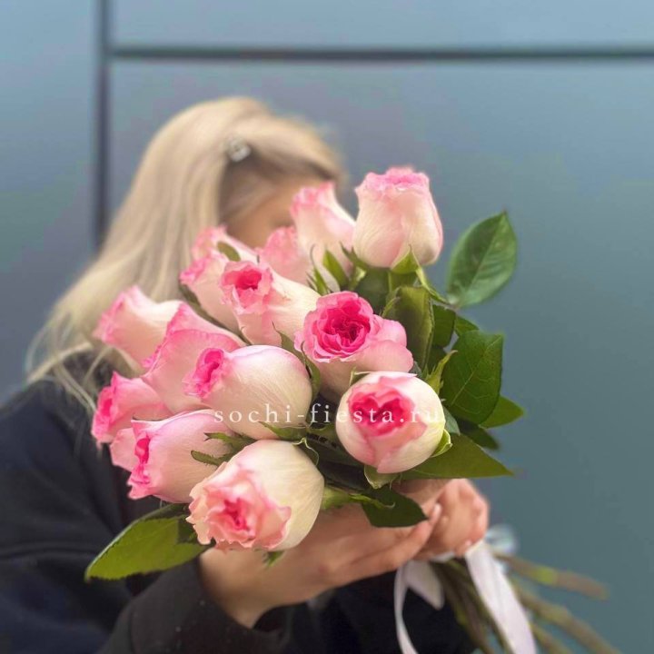 15 роз Мандала в Новосибирске