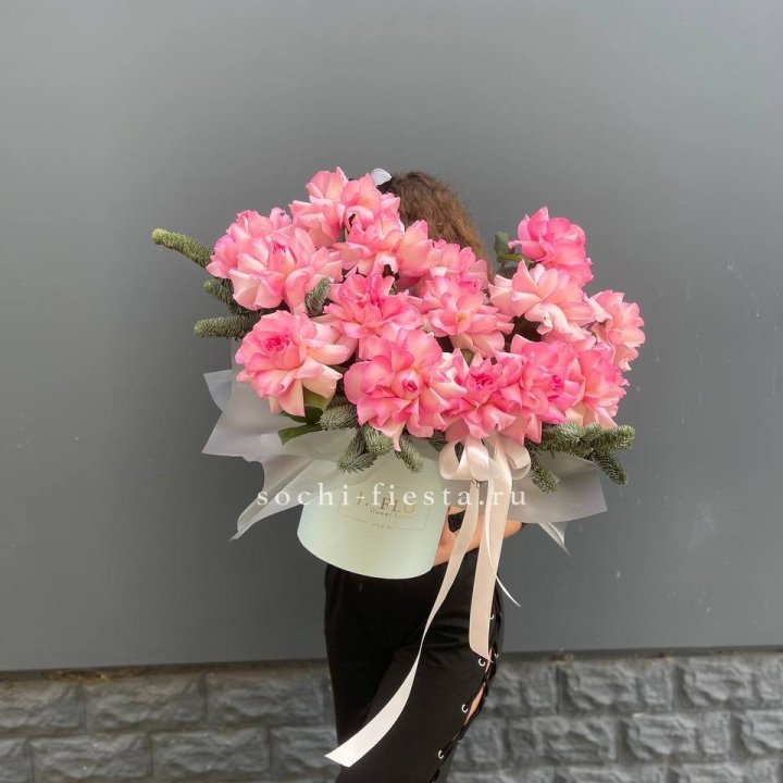 Бокс из 15 французских роз в Новосибирске