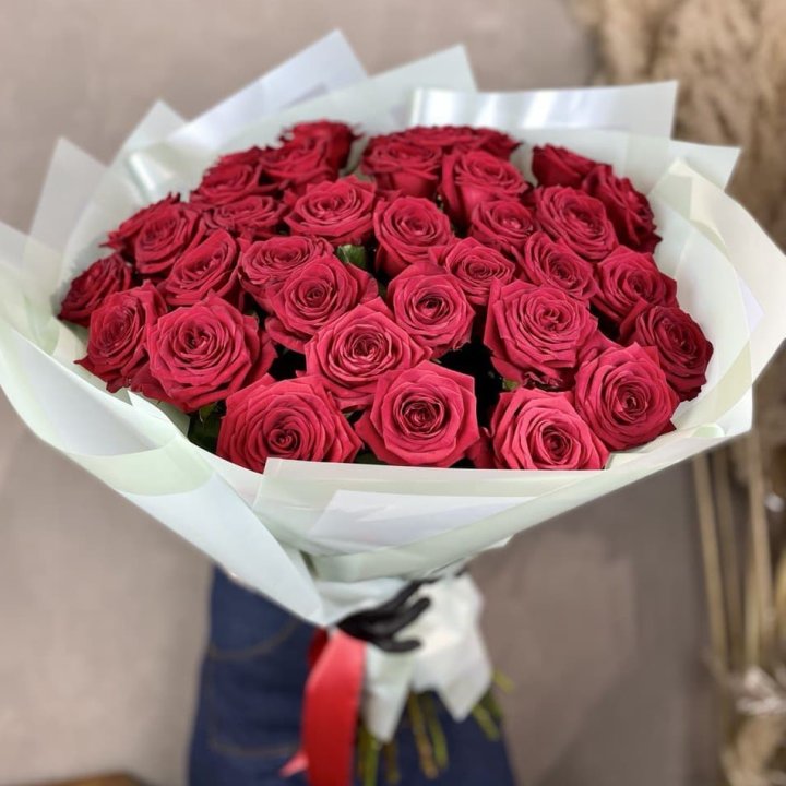 37 красных роз в Новосибирске