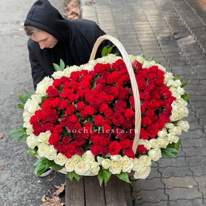 201  роза в корзине   в Новосибирске