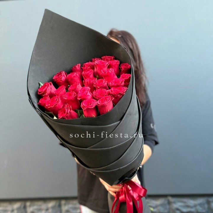 25 высоких красных роз с доставкой в Новосибирске