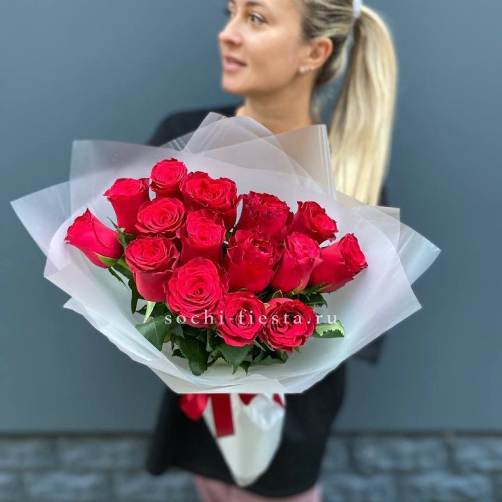 Букет из 15 красных роз  в Новосибирске