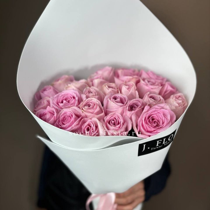 25 розовых роз в Новосибирске
