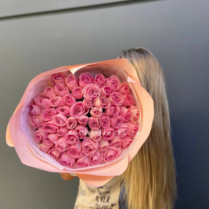 55 розовых роз в Новосибирске