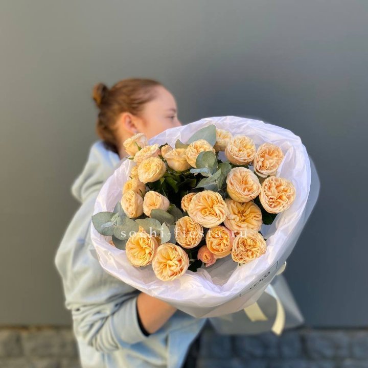 7 пионовидных роз в Новосибирске