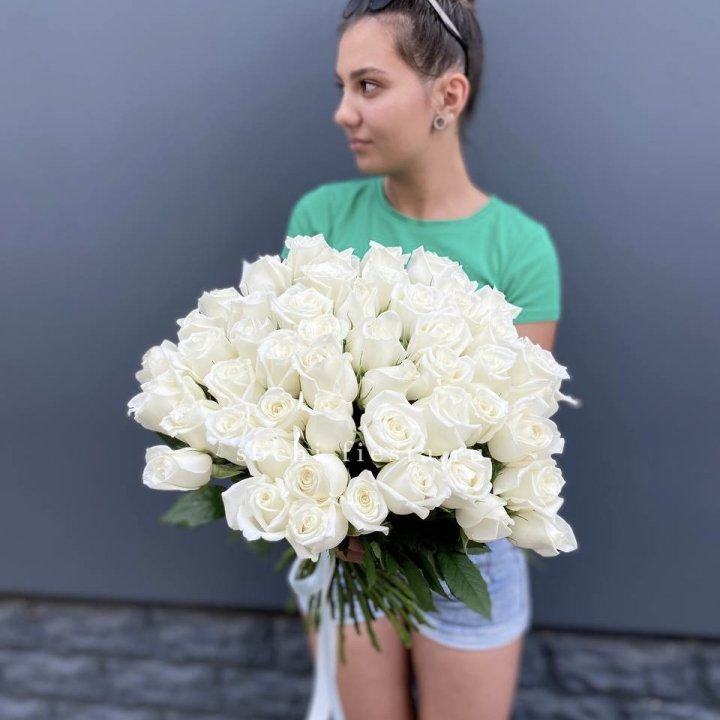 51 белая роза в Новосибирске