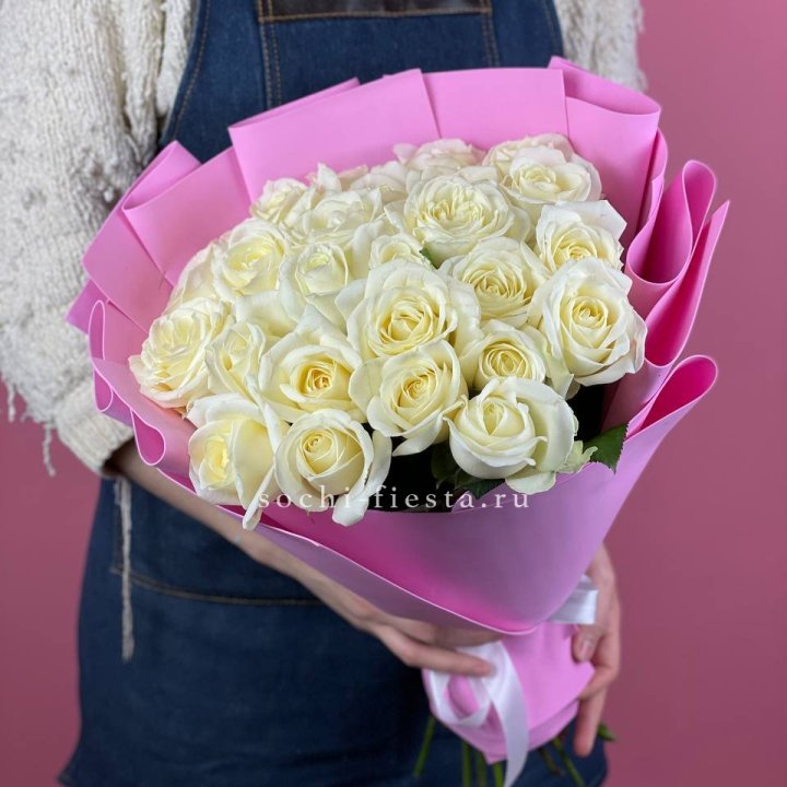 25 белых роз в Новосибирске