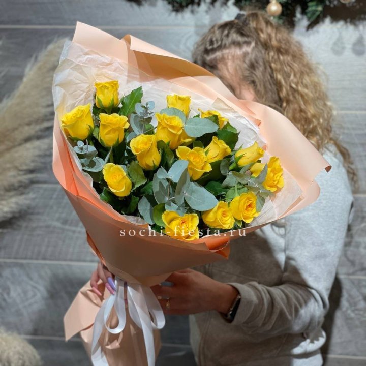 15 желтых роз в Новосибирске