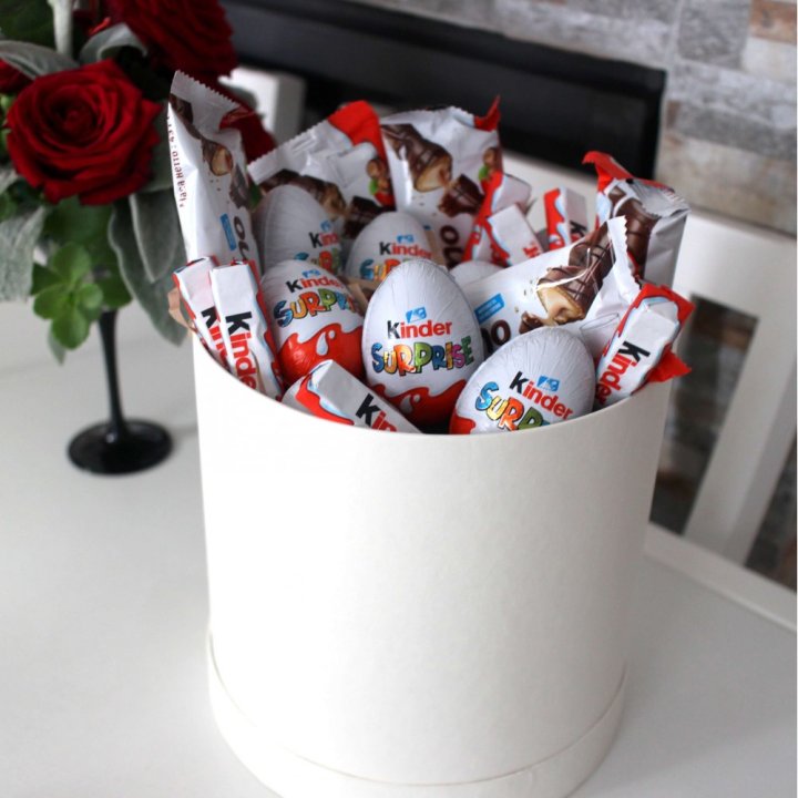 Коробка с киндерами  в Новосибирске