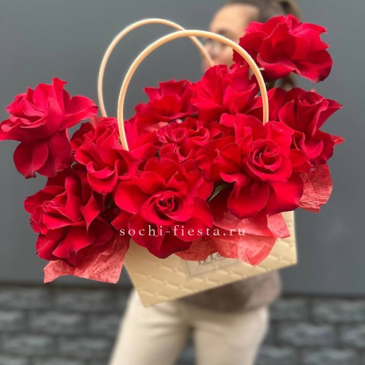 Французские розы в сумочке в Новосибирске