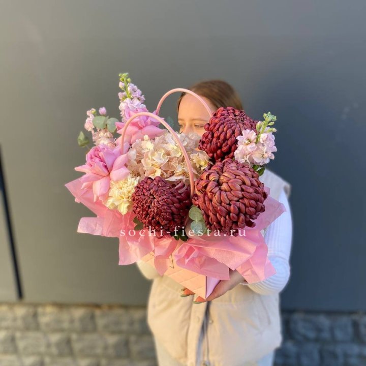 Сумочка нежная с бигуди в Новосибирске