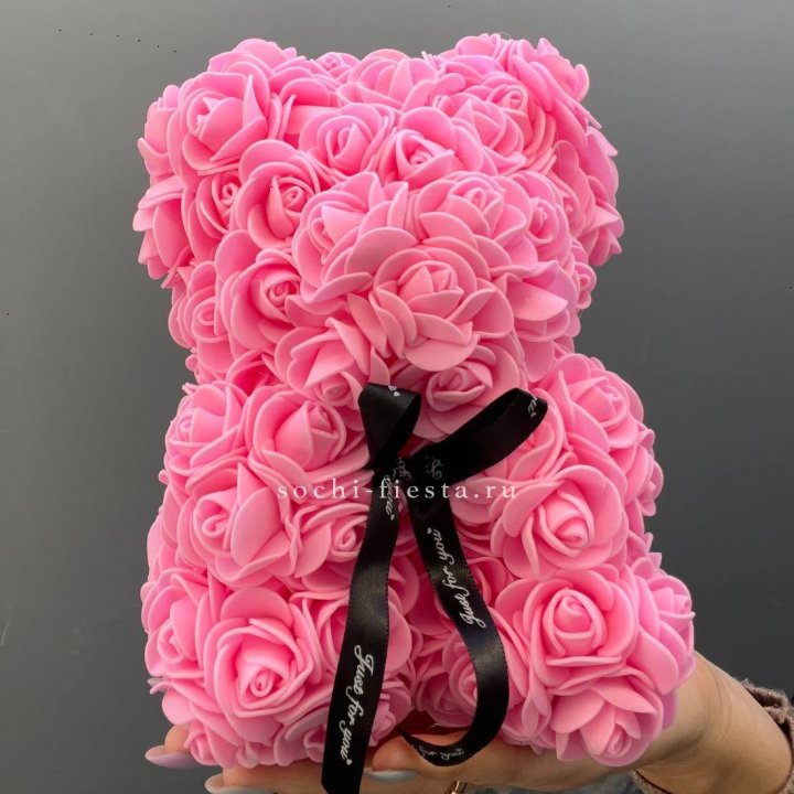 Игрушка медведь из розовых роз в Новосибирске