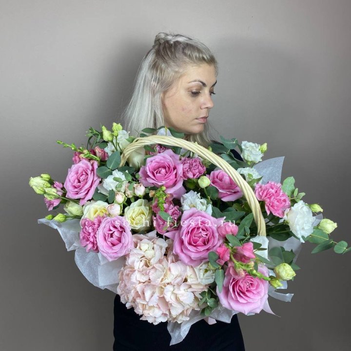 Цветочная корзина № 5 в Новосибирске