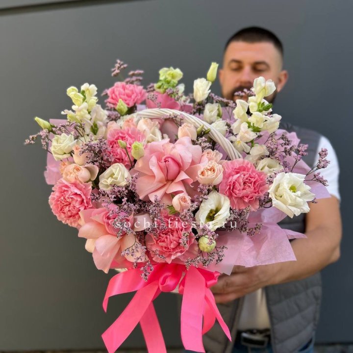 Цветочная корзина №1 в Новосибирске