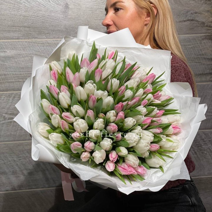 101 тюльпан нежный микс в Новосибирске